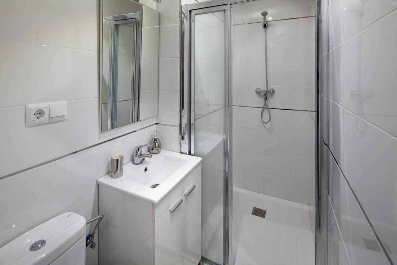 Wanderlust Malaga Apartamentos 3 Exteriör bild