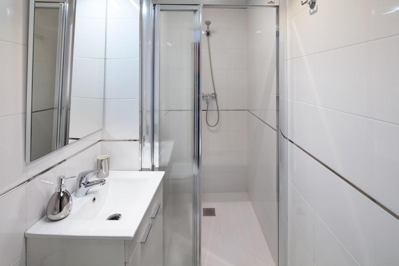 Wanderlust Malaga Apartamentos 3 Exteriör bild